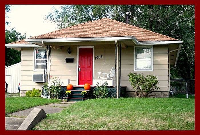 1st image of 1006 W Michigan St