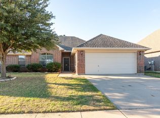 411 Silver Mine Dr, Justin, TX 76247