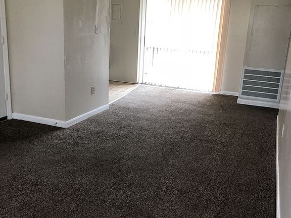 3rd image of 603 Ashland Ter APT 12