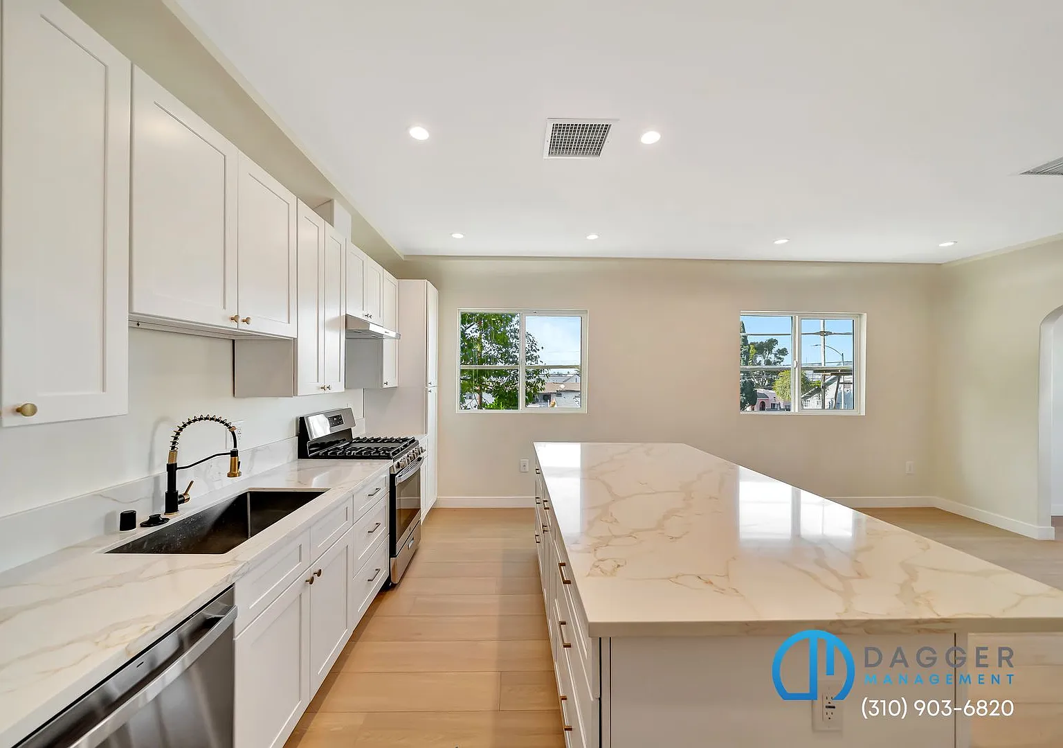 Fully Renovated 3-Bed with Central A/C & In-Unit Laundry Bright, Modern Boyle Heights Living — Photo 2