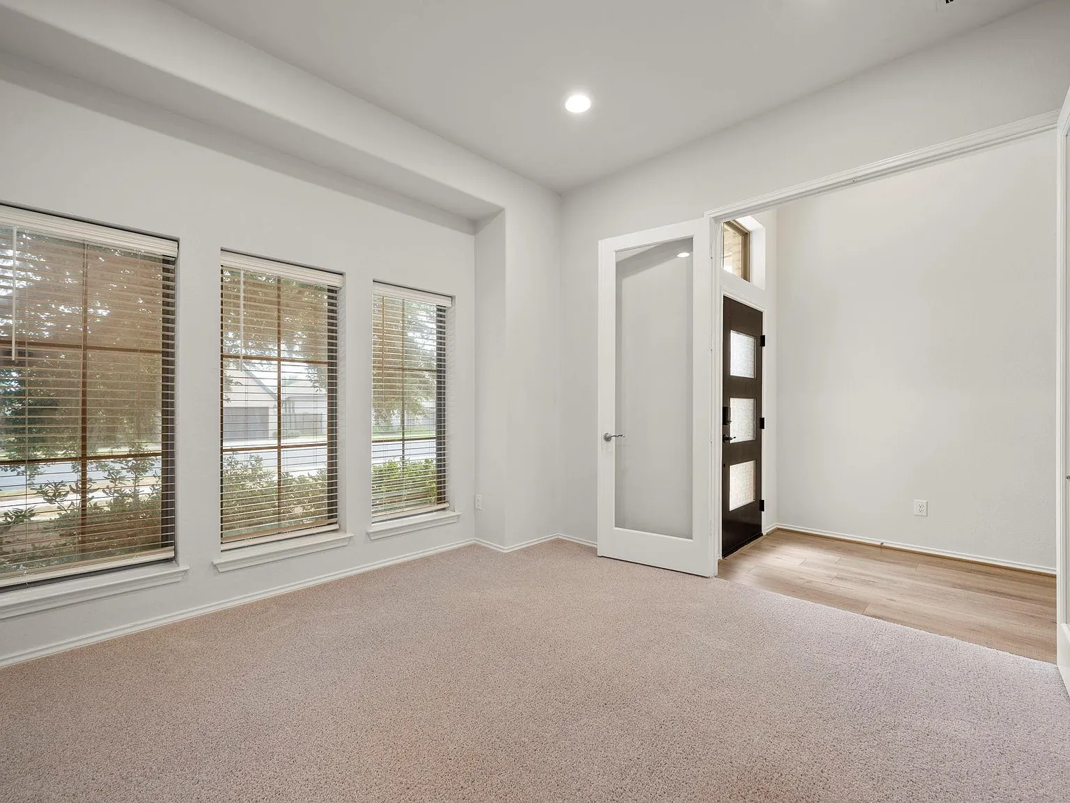 4 bed, 3.0 bath, 2479 sqft, $3,200 — Photo 4