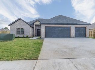 651 Chantel Ave, Springdale, AR 72764