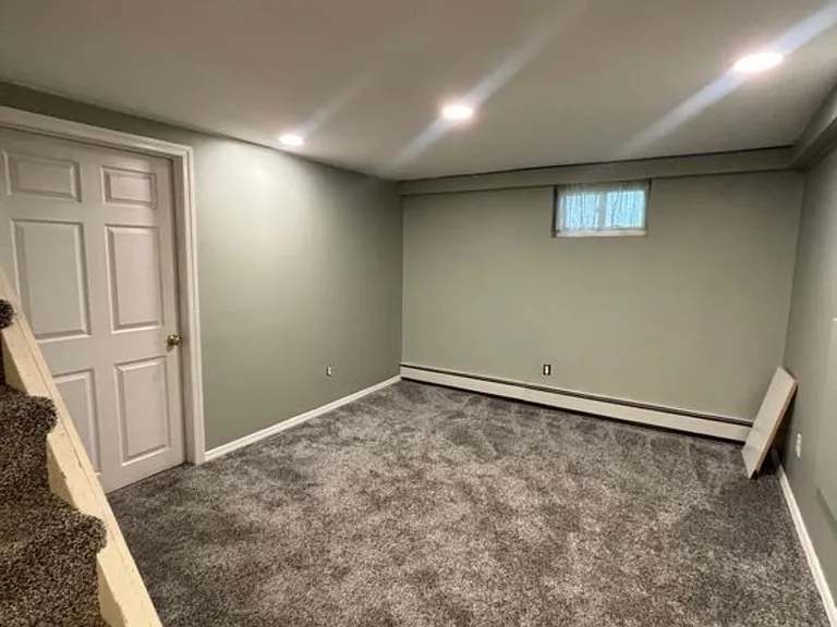 Maple Dr — Photo 14