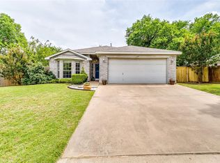317 Sweetwater Dr, Weatherford, TX 76086
