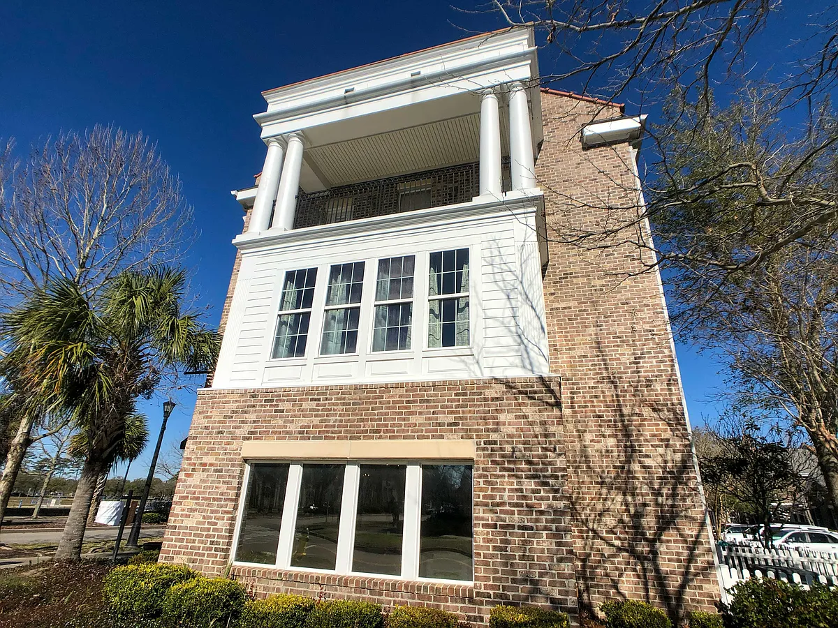 Building Photo - 2834 Howard Ave #G