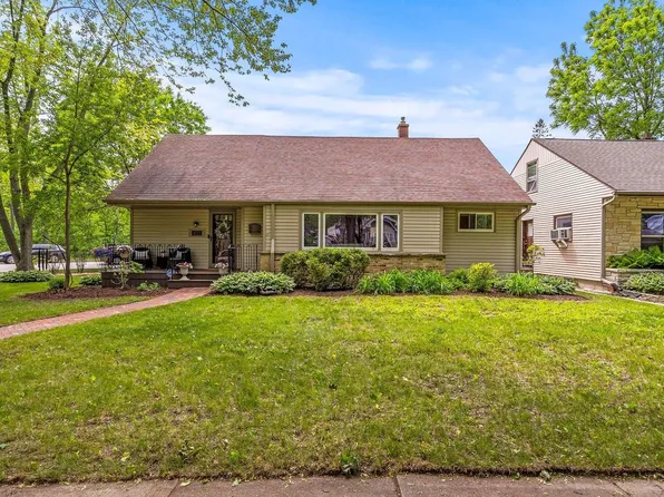 4727 North Berkeley BOULEVARD, Whitefish Bay, WI 53211