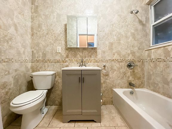2nd image of 1486 Vyse Ave #2