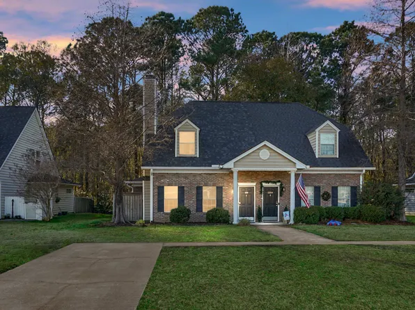 2200 Kings Gate Ln, Mount Pleasant, SC 29466