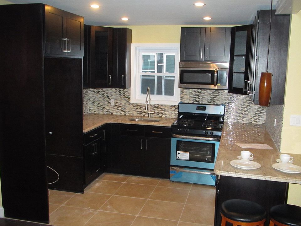 1st image of 10028 208th St