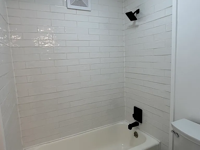 1822 N Rock Springs Rd NE — Photo 9