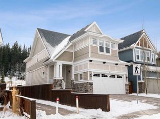 57 N Riviera Cres, Cochrane, AB T4C0T6