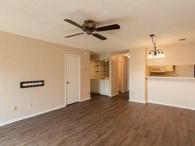 1602 Mill St #C — Photo 8
