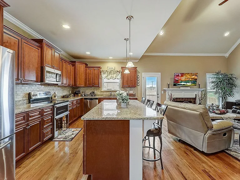 6040 Sanmar Dr — Photo 7