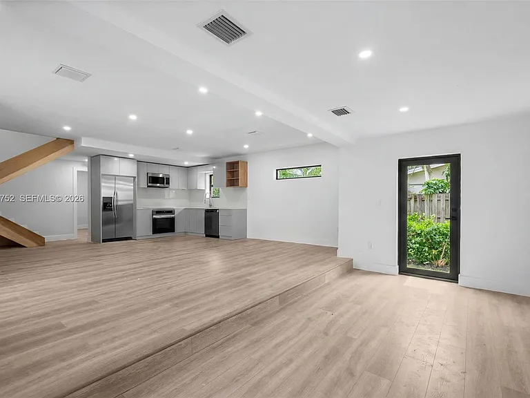 4746 NW 10th Ave — Photo 11