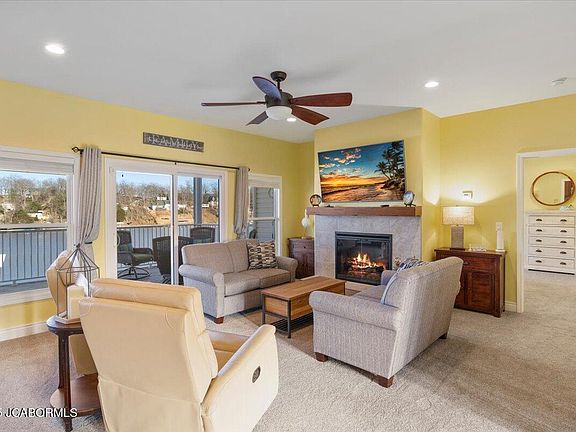 3rd image of 665 Wilbus Dr