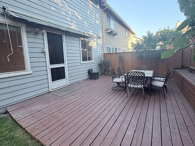 16 Elmwood Dr — Photo 8