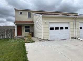 920 Palmer Dr, Laramie, WY 82070
