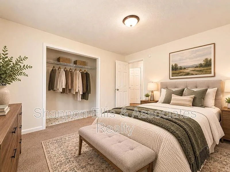 4 bed, 2.0 bath, 1320 sqft, $2,250 — Photo 2