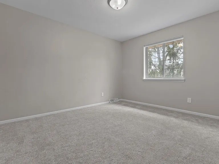 W6157 Aerotech Dr — Photo 38