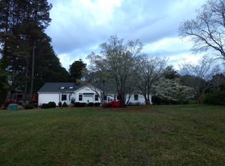 415 Smith Rd, Mount Holly, NC 28120