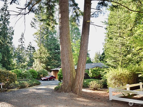 2nd image of 152 Charles Way