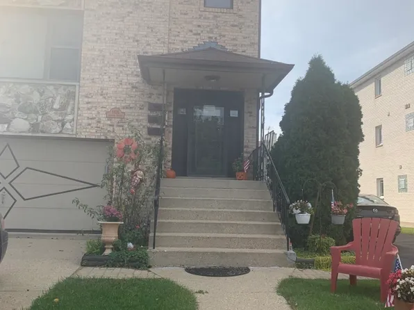 8826 N Chester Ave APT 3, Niles, IL 60714