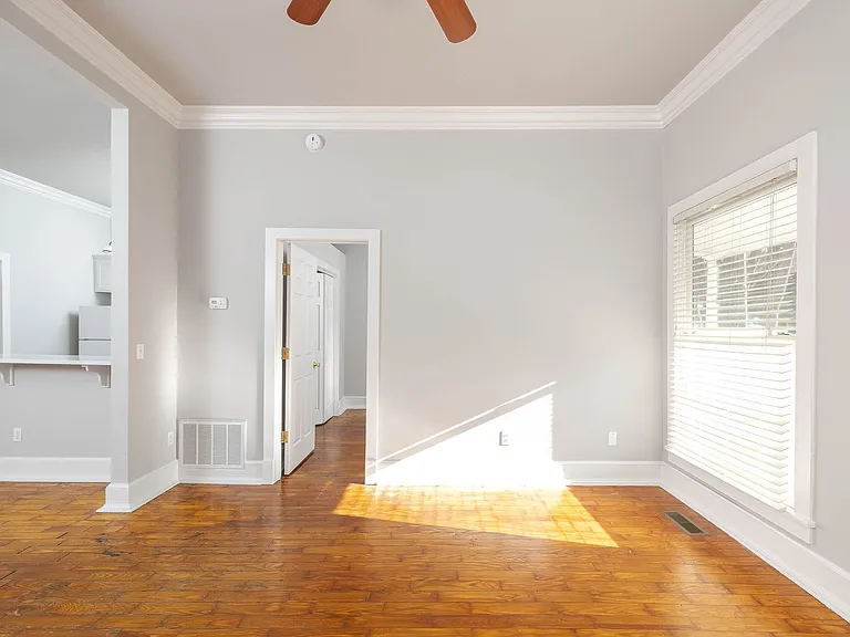 349 N Rollston Ave — Photo 11