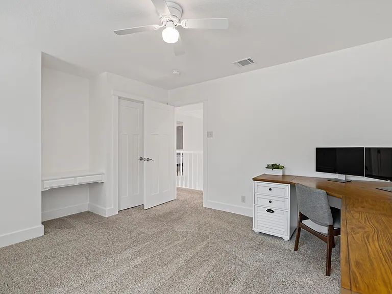 8906 Shady Hls — Photo 32