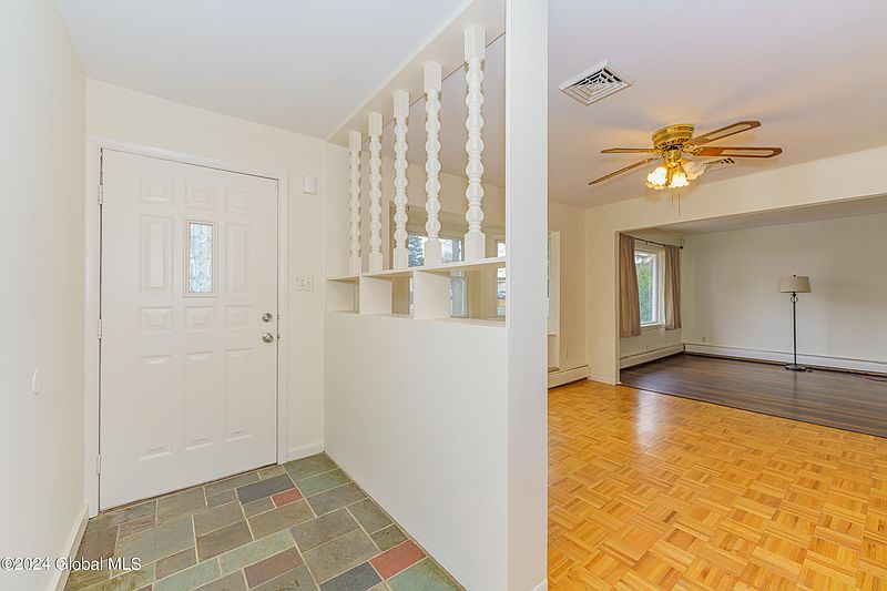 4th image of 260 Lishakill Road