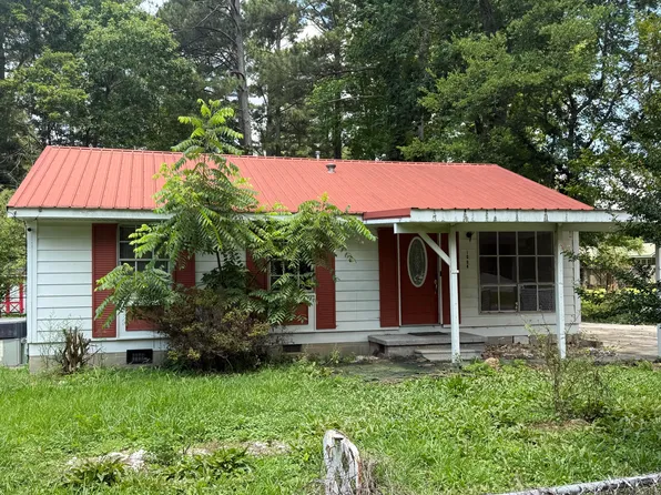 1004 Chestnut St, La Fayette, GA 30728