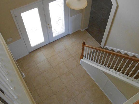 2nd image of 727 Autumn Glen Dr
