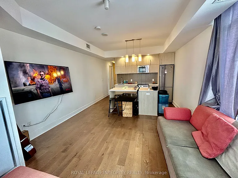 255 Bay St #910 — Photo 14