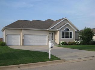 3193 Bookham Dr, Sun Prairie, WI 53590