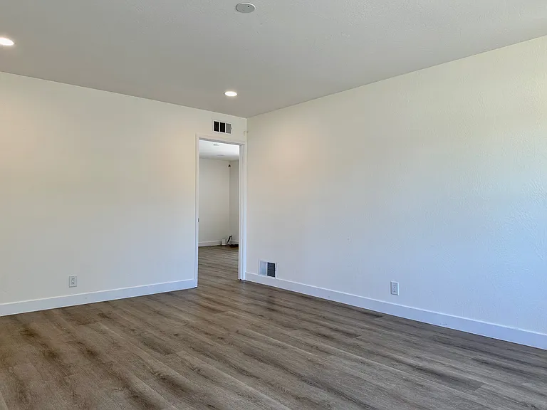 1544 San Joaquin Ave — Photo 19