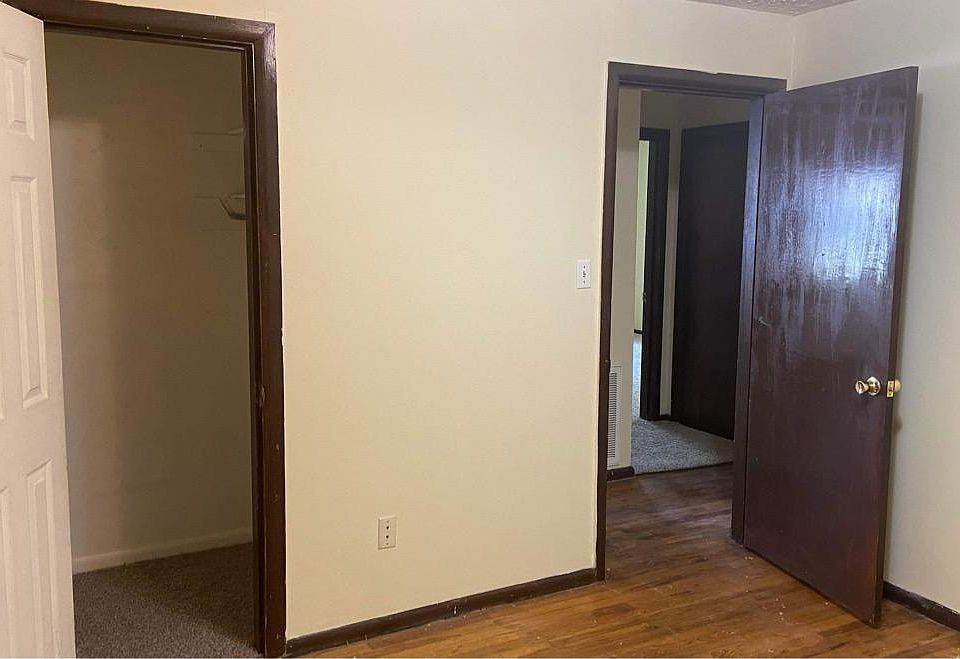 1st image of 816 Hickory Dr #A