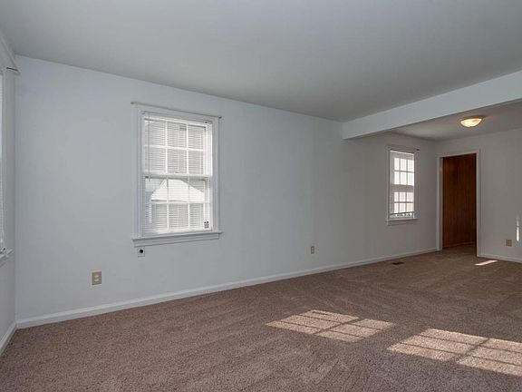 3rd image of 725 McLawhorne Dr
