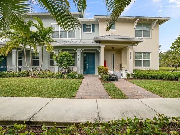 4154 Greenway Dr, Hollywood, FL 33021