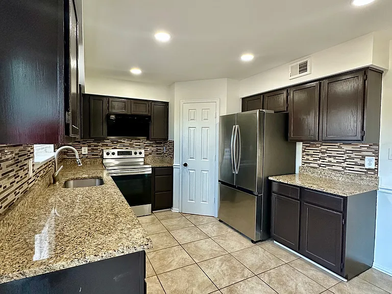 9242 Jessica Dr — Photo 7