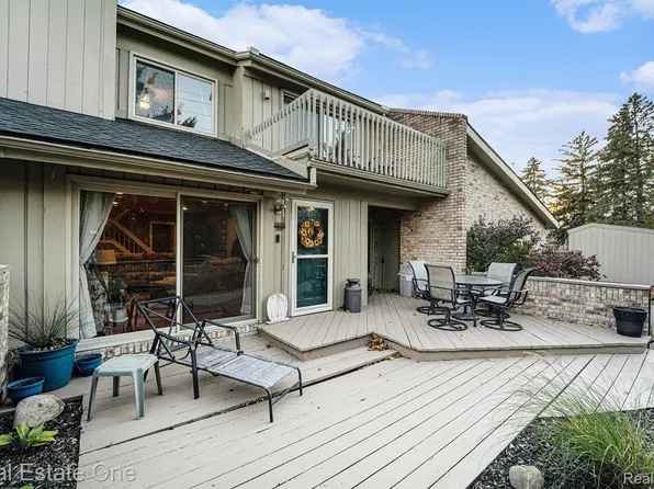 1503 S Hill Blvd, Bloomfield Hills, MI 48304