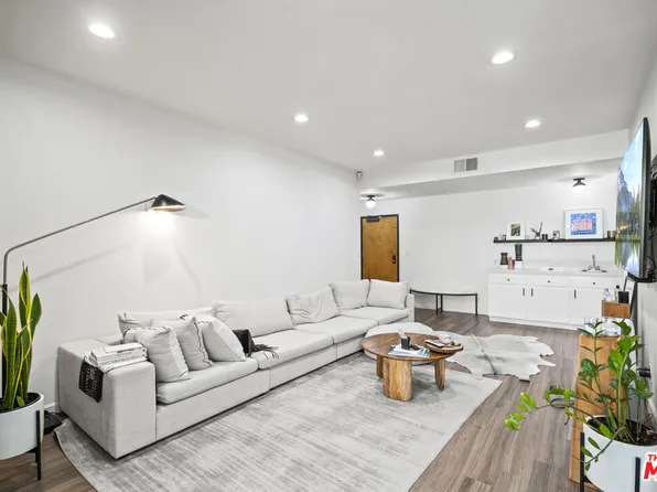13331 Moorpark St APT 101, Sherman Oaks, CA 91423