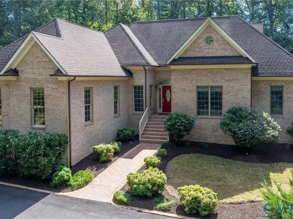 365 Hamlet Rd, Manakin Sabot, VA 23103