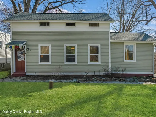 13 Hudson Avenue, Stuyvesant, NY 12173