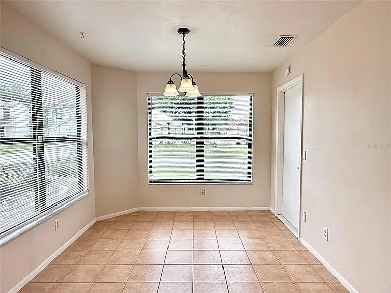 1215 Creekbottom Cir — Photo 11