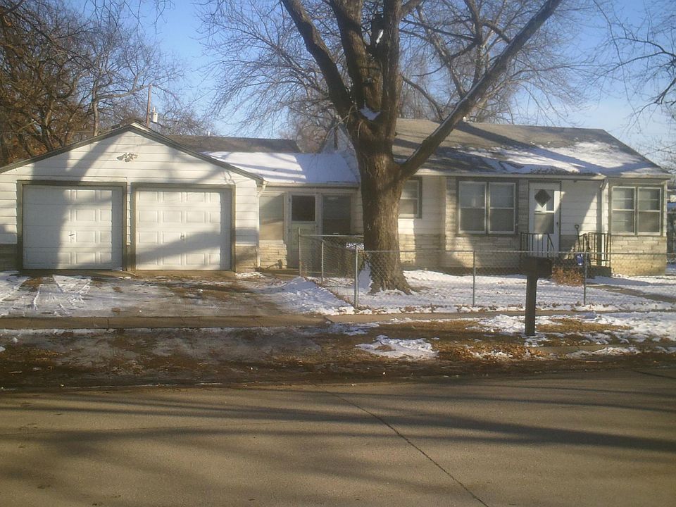 1st image of 2960 N 41st St