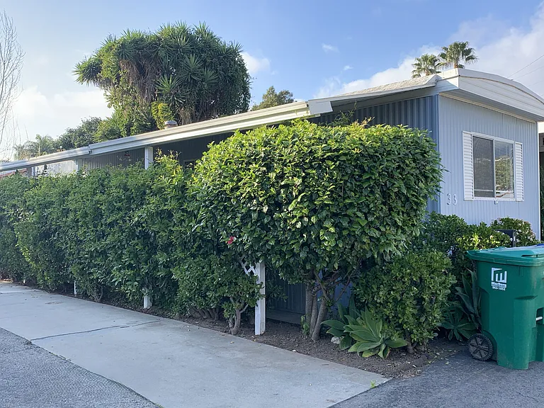 Flamingo Mobile Home Park — Photo 4