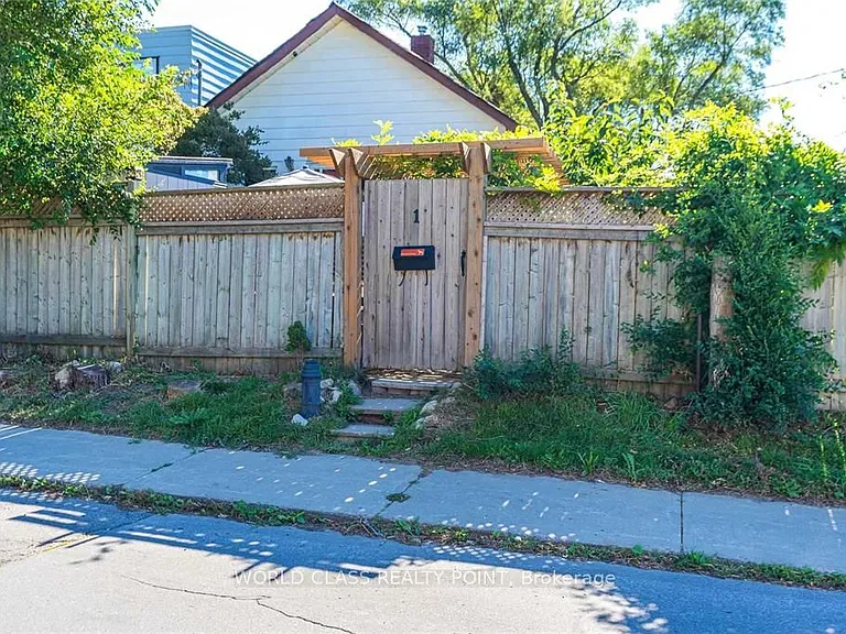 1 McIntosh St — Photo 31
