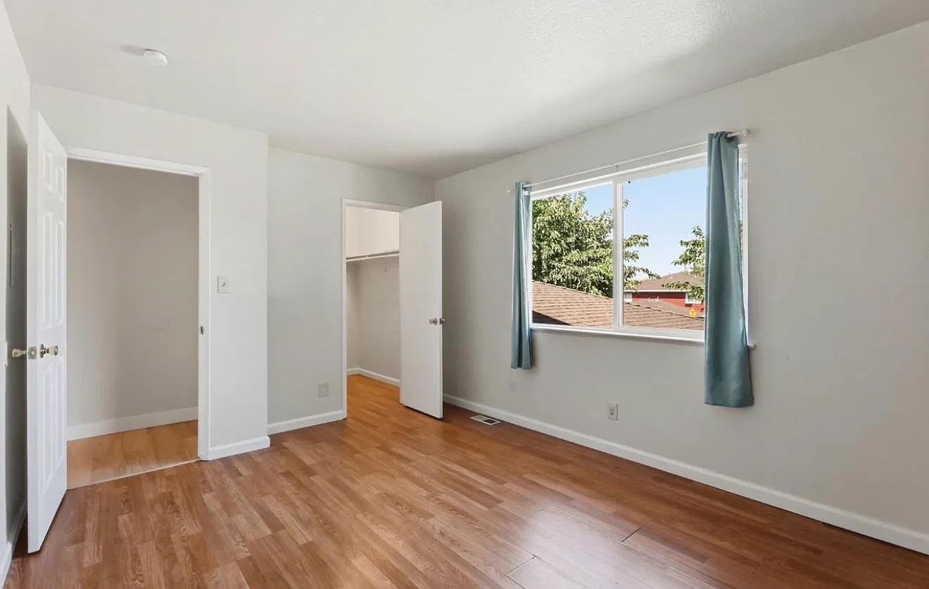 2 bed, 900 sqft, $1,800 — Photo 2