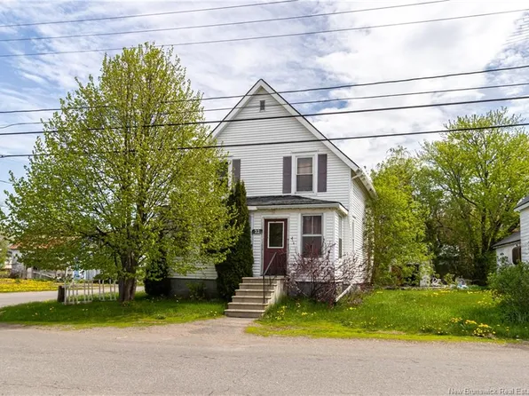 22 Bridge St, Sussex, NB E5P 3M6