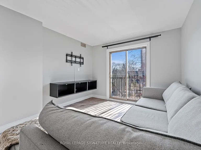 28 Victoria Ave N #312 — Photo 10