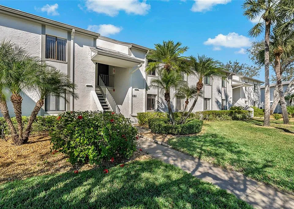 122 E Cypress Ct #122